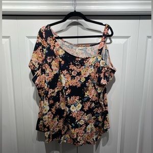 NWOT Maurice’s Floral Cold Shoulder T-Shirt